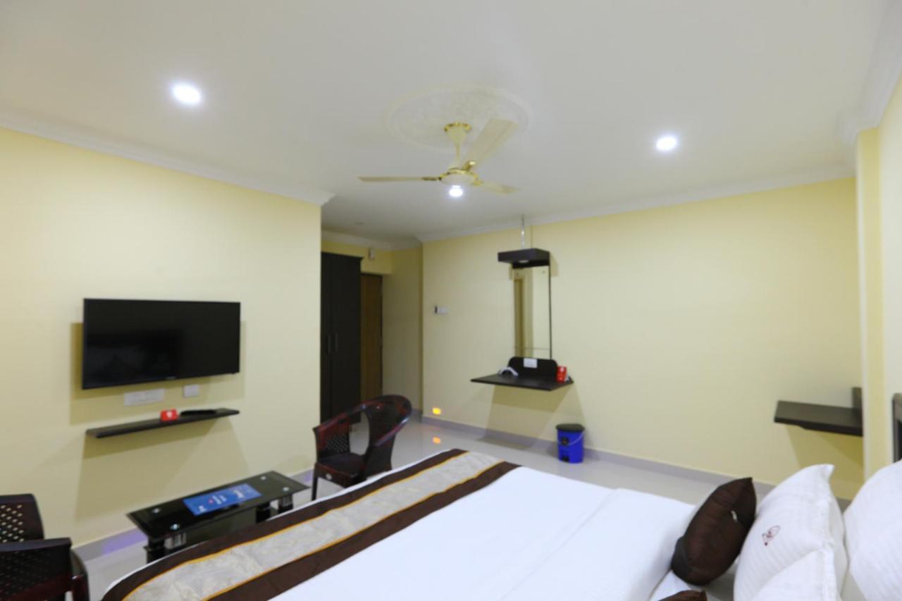 Saibala Lnn Hotel Chennai Ngoại thất bức ảnh