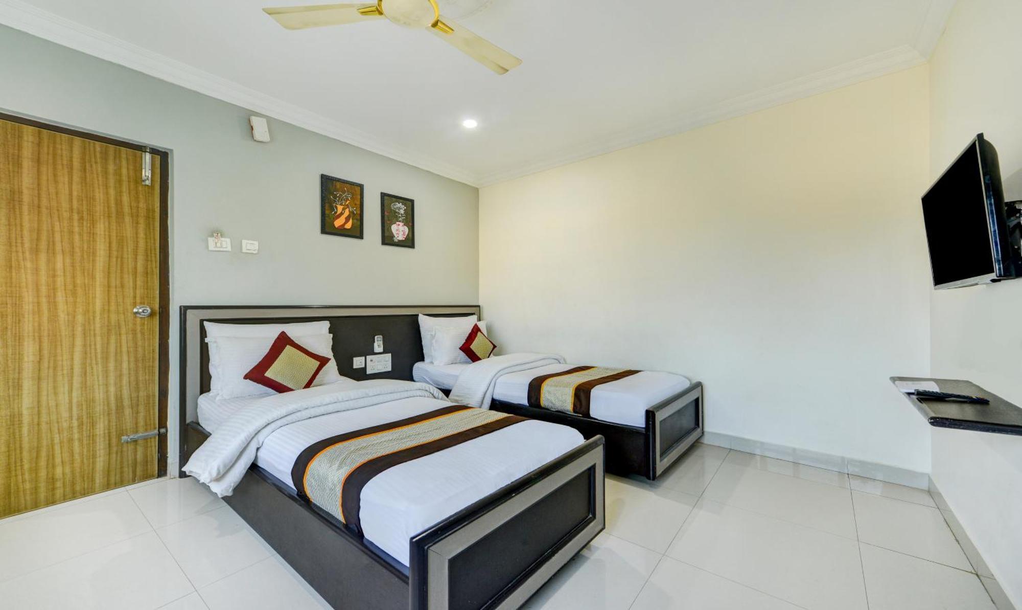 Saibala Lnn Hotel Chennai Ngoại thất bức ảnh